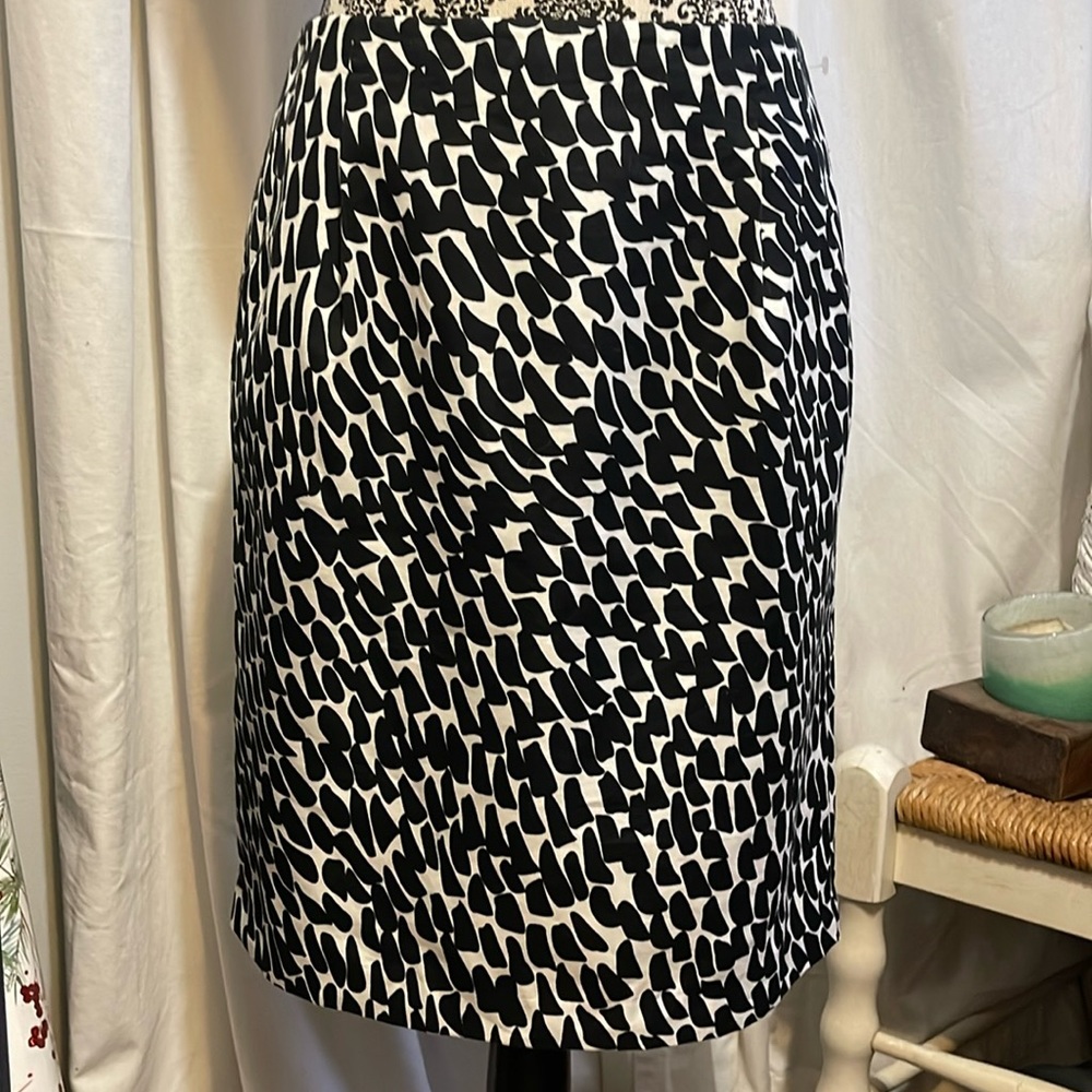 Ann Taylor Print Skirt Size 6 Petite Black White Office Interview